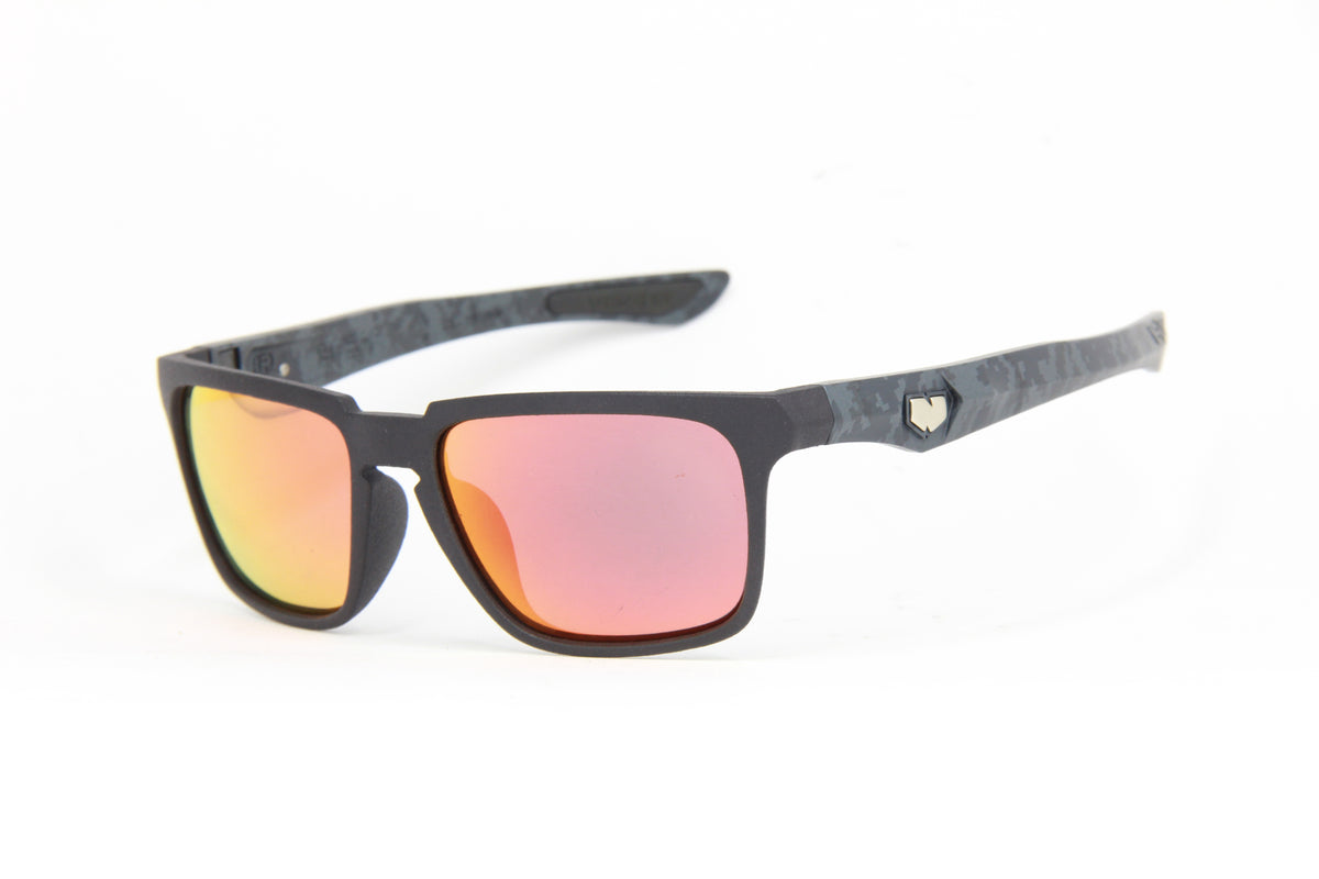 OUTLAW GRAPHITE BLACK SPEAR DIGITAL CAMO BLACK RUBY FIRE POLARIZED