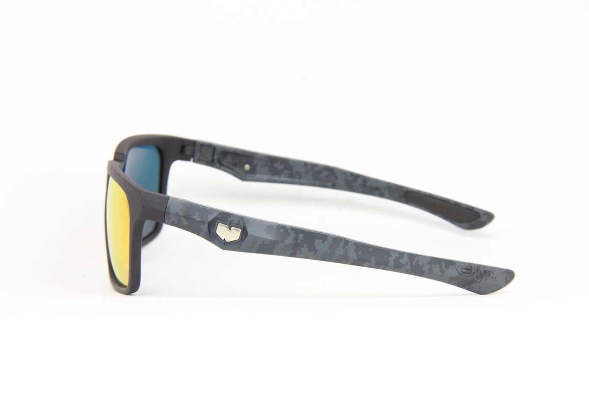 OUTLAW GRAPHITE BLACK SPEAR DIGITAL CAMO BLACK RUBY FIRE POLARIZED