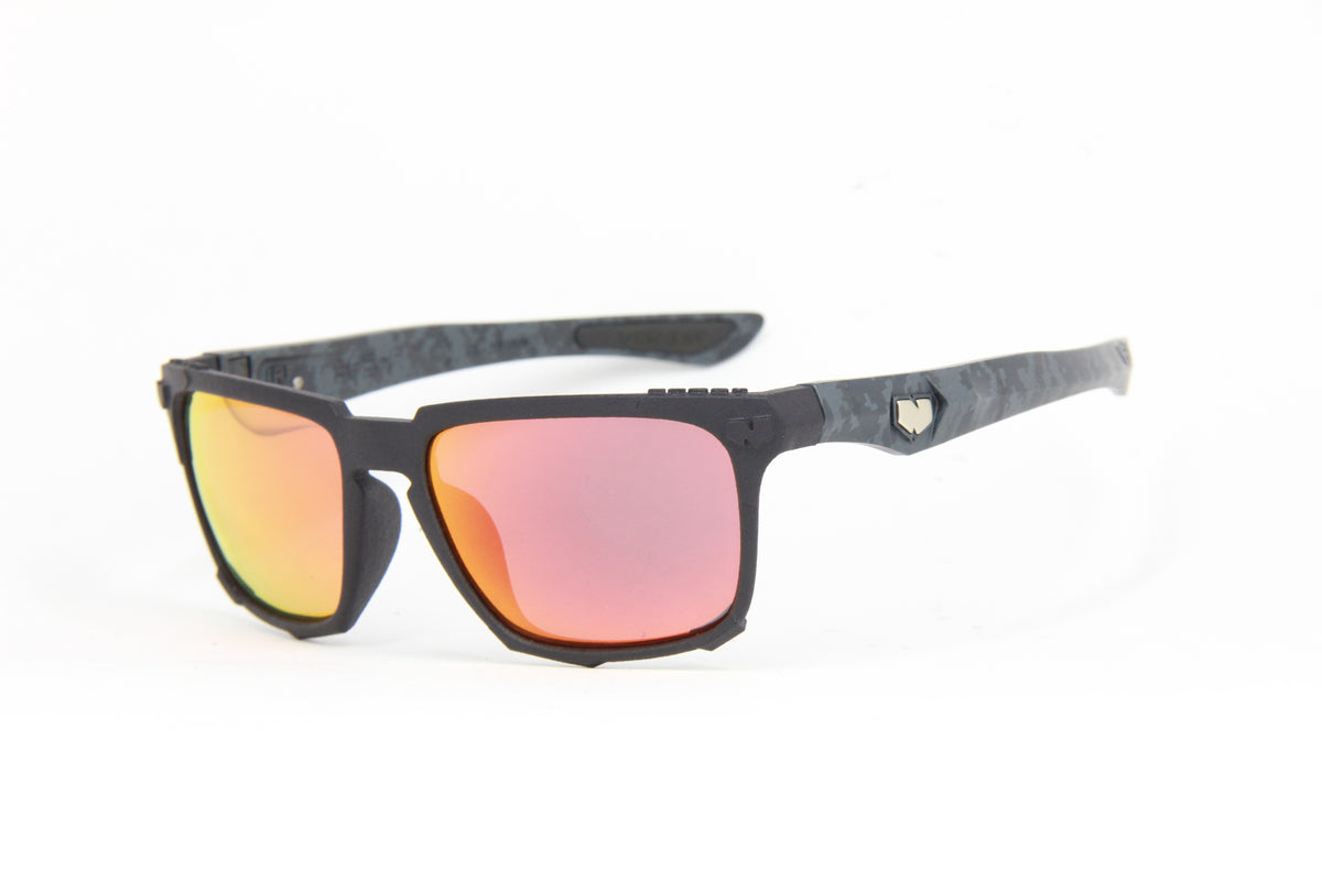 OUTLAW GHOST GRAPHITE BLACK SPEAR DIGITAL CAMO BLACK RED RUBY FIRE POLARIZED (2024)